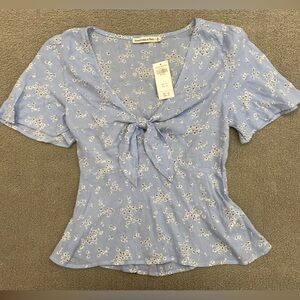 Abercrombie & Fitch Coastal Blue Dainty Floral Lightweight Summer Tie-front Top